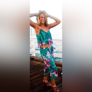 Show Me Your MuMu Pants Capris Semi Open Leg Slit Tulum Lei Bay